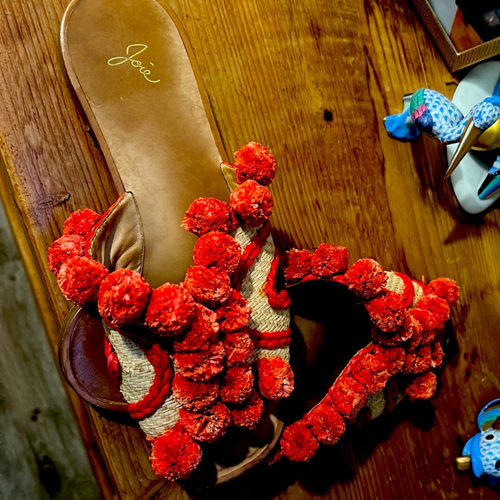 joie pom pom sandals